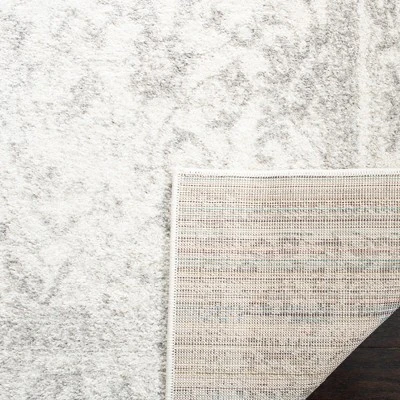 Safavieh Medallion Loomed Rug 4 Safavieh Medallion Loomed Rug - Image 4