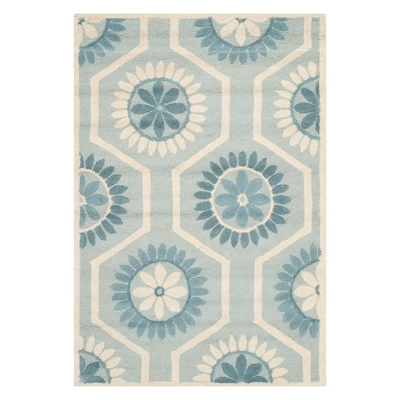 Holly Floral Tufted Area Rug - Safavieh 4 Holly Floral Tufted Area Rug - Safavieh - Image 4